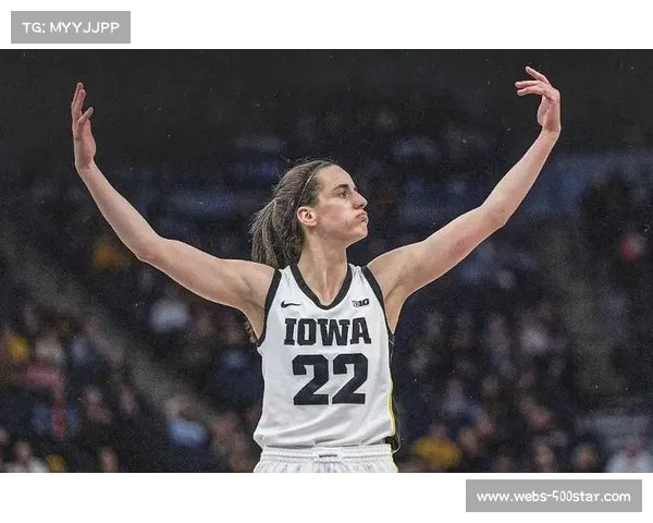 冲突瞬间：克拉克被戳脸引发球员情绪失控与比赛中断